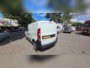 Used Vauxhall Combo 2018 for sale - 79338984: Photo