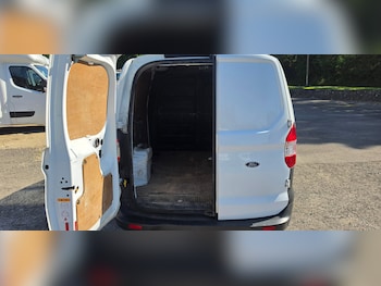 Used Ford Transit Courier 2015 for sale - 78972342: Photo