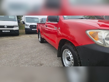 Used Toyota Hilux 2006 for sale - 76152132: Photo