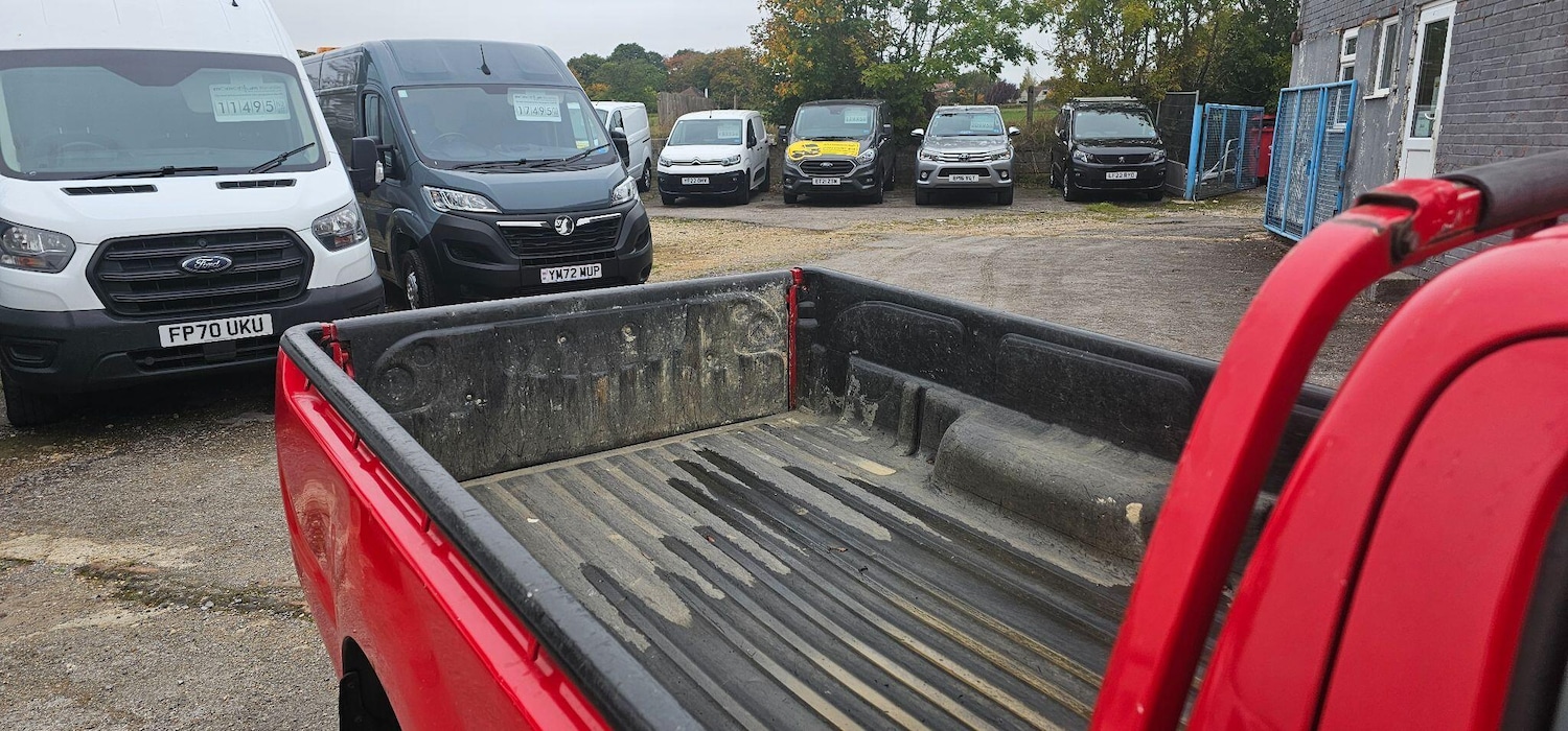 Used Toyota Hilux 2006 for sale - 76152132: Photo 6
