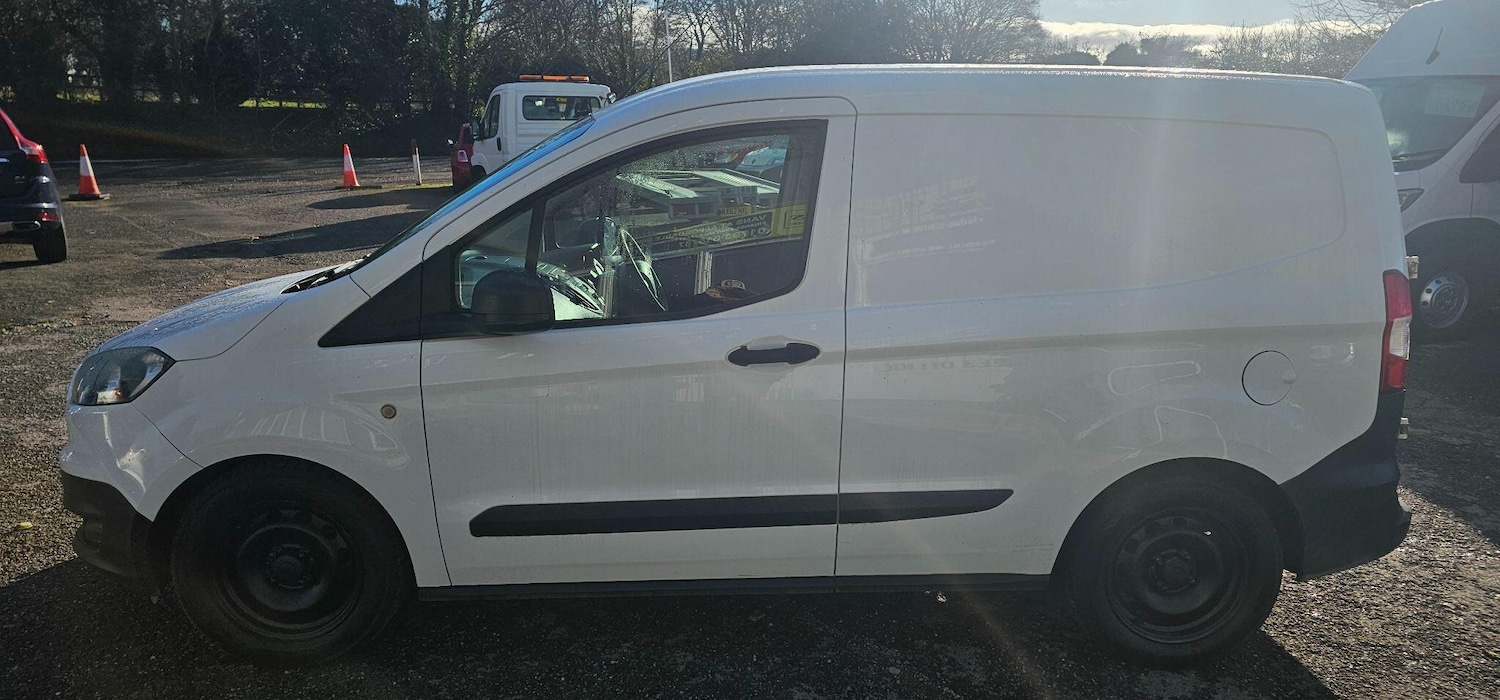 Used Ford Transit Courier 2015 for sale - 76700839: Photo 3