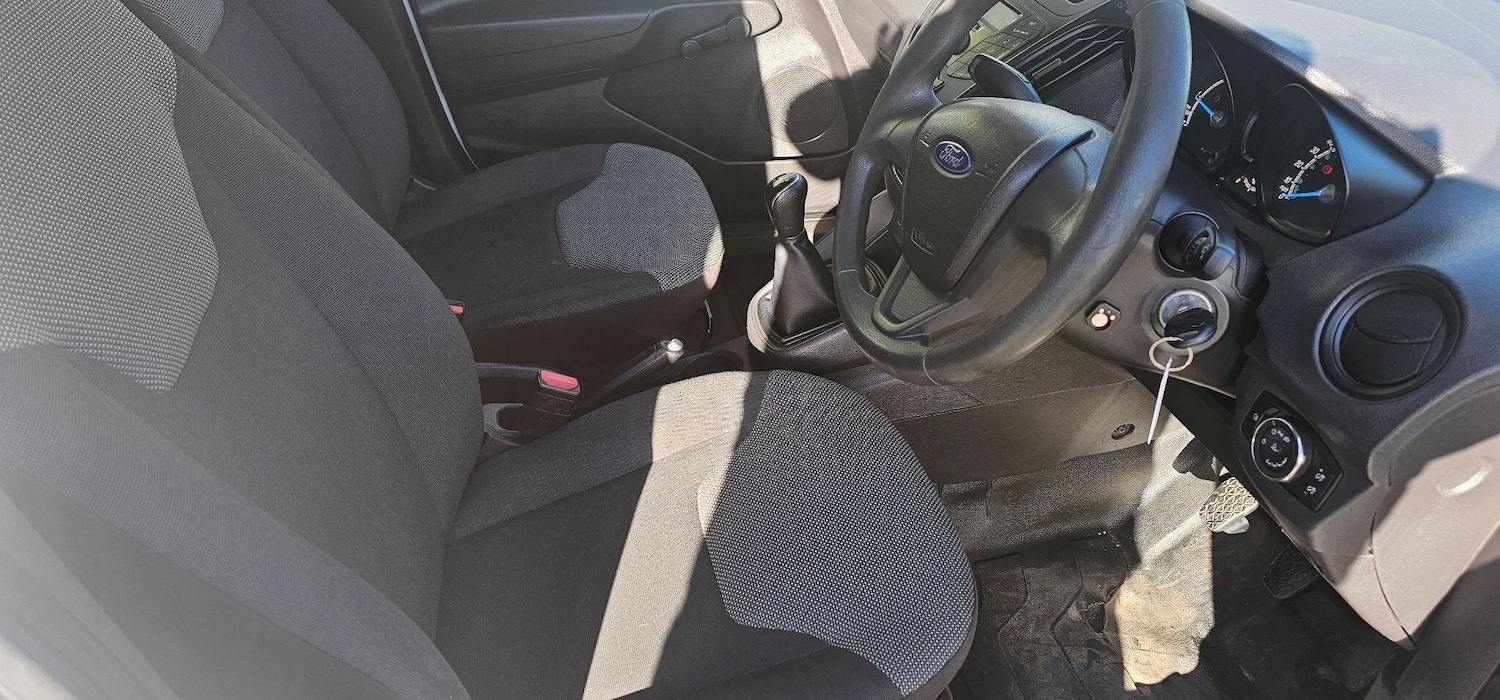 Used Ford Transit Courier 2015 for sale - 76700839: Photo 5