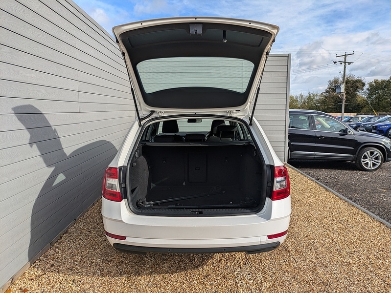 Used Skoda Octavia 2018 for sale - 76357060: Photo 8