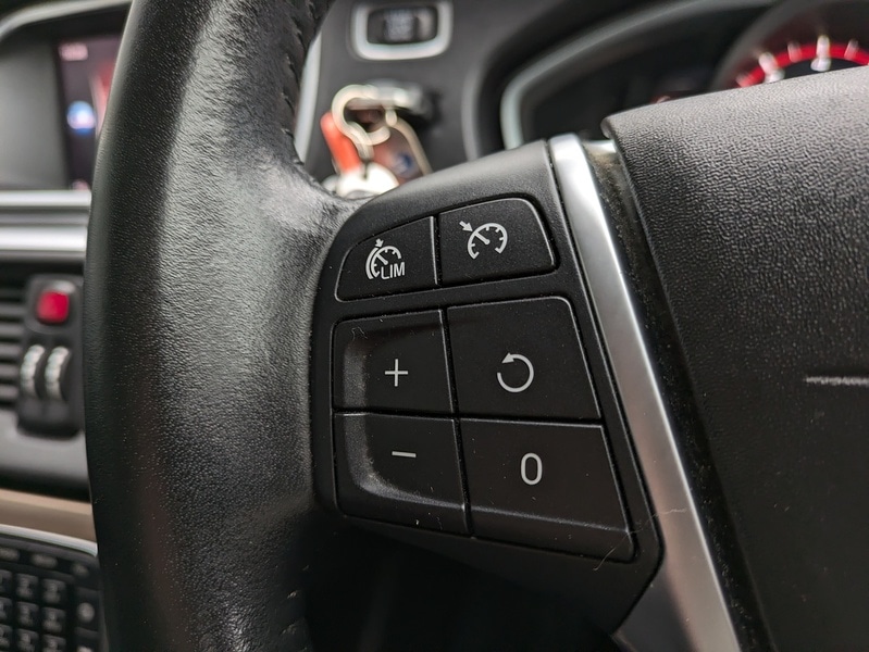 Used Volvo V40 2018 for sale - 77681445: Photo 27