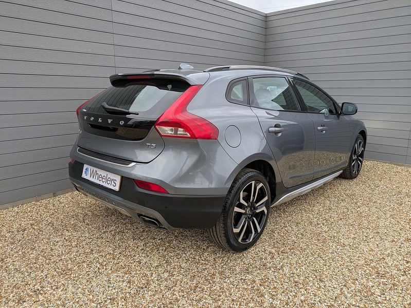 Used Volvo V40 2018 for sale - 77681445: Photo 3