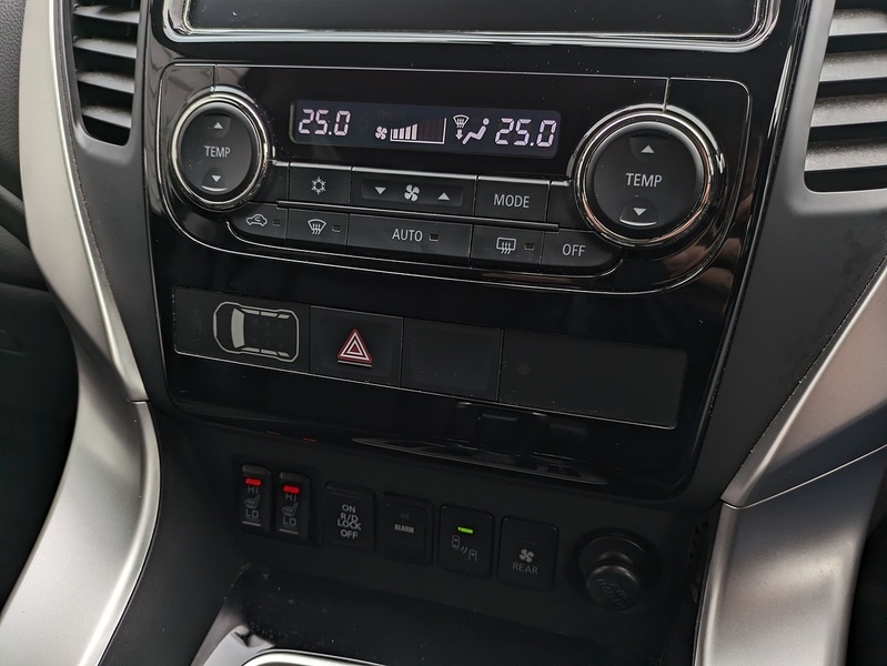 Used Mitsubishi Shogun Sport 2018 for sale - 76346036: Photo 13