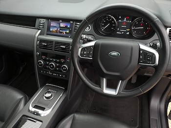 Used Land Rover Discovery Sport 2018 for sale - 77594906: Photo