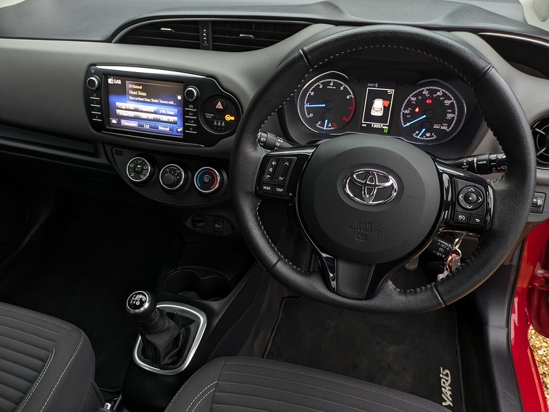 Used Toyota Yaris 2018 for sale - 76879322: Photo 11