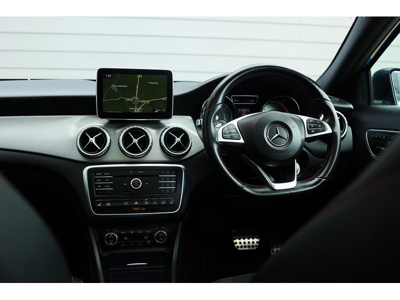 Used Mercedes-Benz GLA 2015 for sale - 78107354: Photo 2