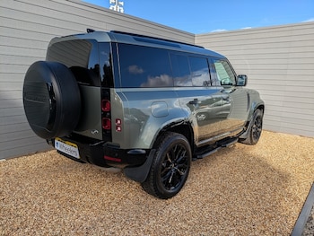 Used Land Rover Defender 110 2021 for sale - 75919602: Photo