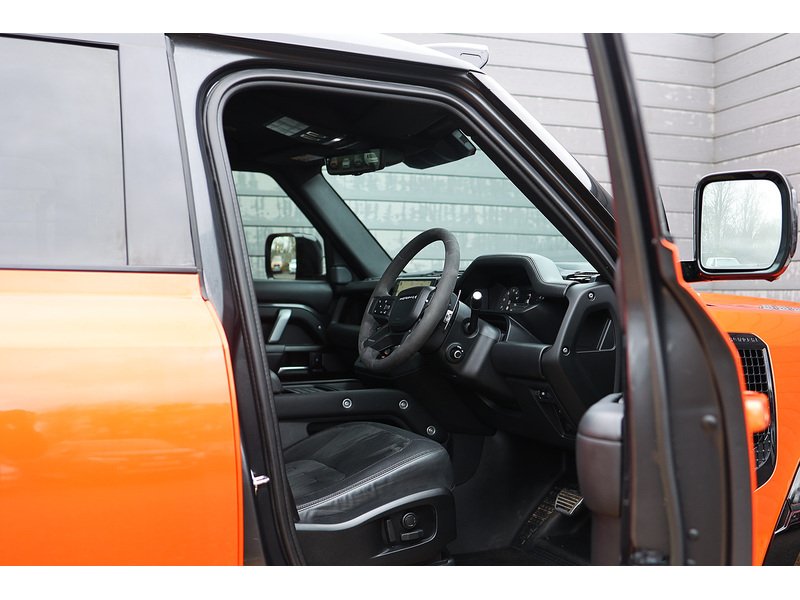 Used Land Rover Defender 110 for sale - 78045092: Photo 16