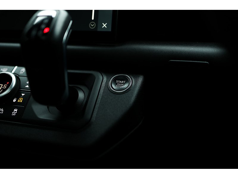 Used Land Rover Defender 110 for sale - 78045092: Photo 27