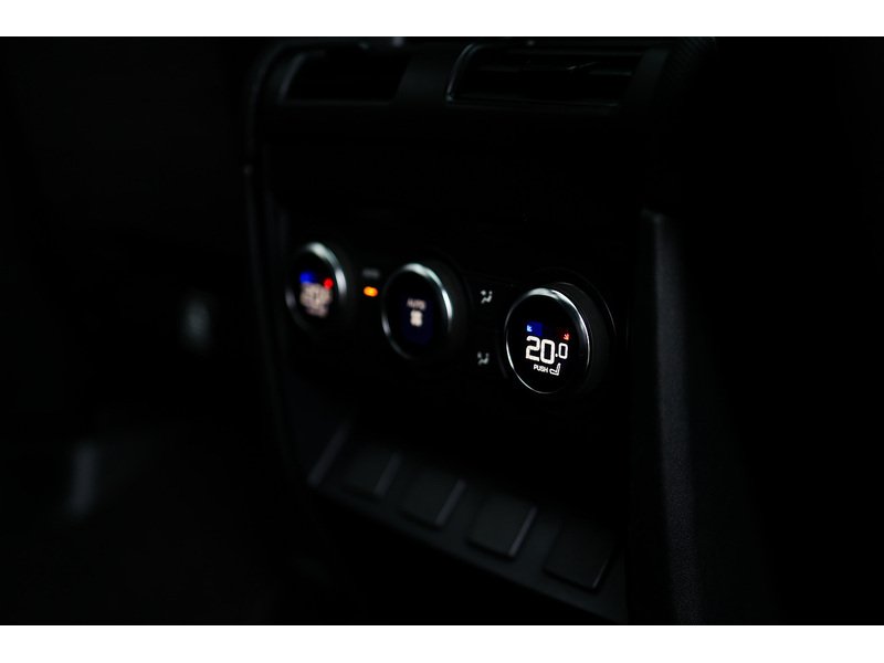 Used Land Rover Defender 110 for sale - 78045092: Photo 28