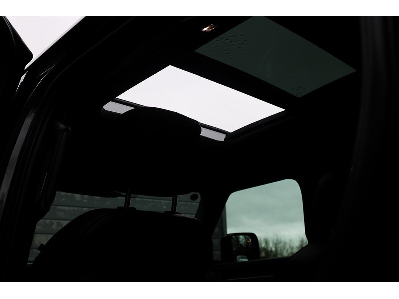 Used Land Rover Defender 110 for sale - 78045092: Photo 40