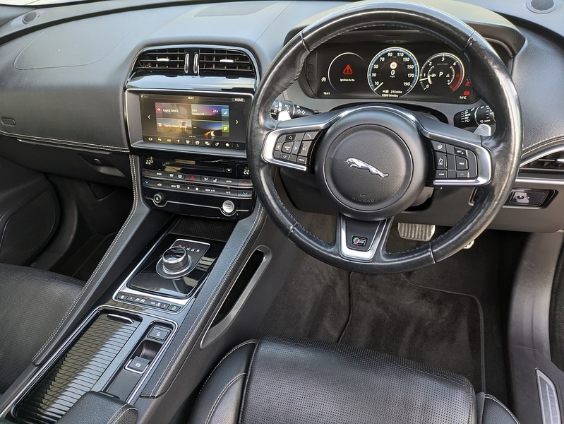 Used Jaguar F-Pace 2018 for sale - 76132999: Photo 13