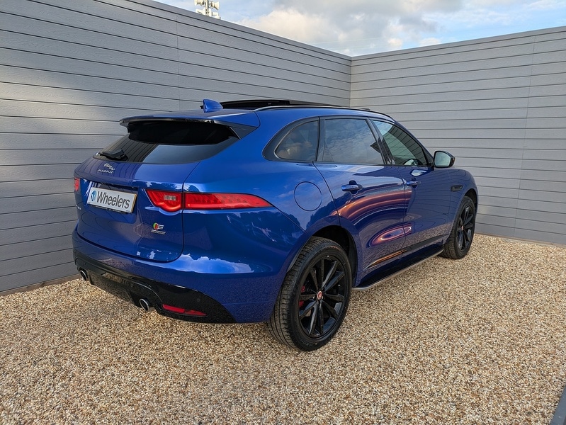 Used Jaguar F-Pace 2018 for sale - 76132999: Photo 3