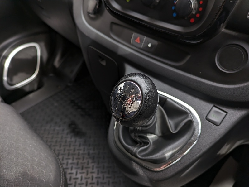 Used Vauxhall Vivaro 2018 for sale - 77655750: Photo 18