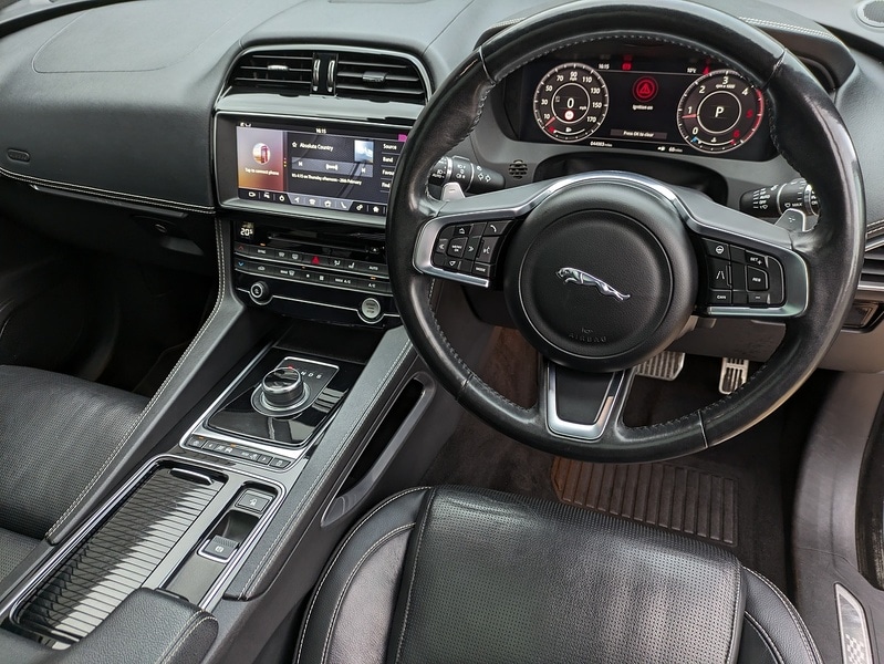 Used Jaguar F-Pace 2020 for sale - 77681439: Photo 2