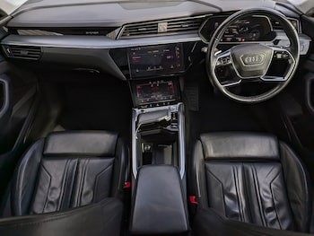 Used Audi e-tron 2020 for sale - 76106300: Photo 2