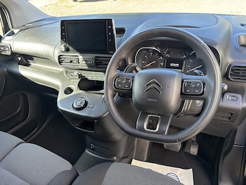 Used Citroen Berlingo 2020 for sale - 75957547: Photo 2