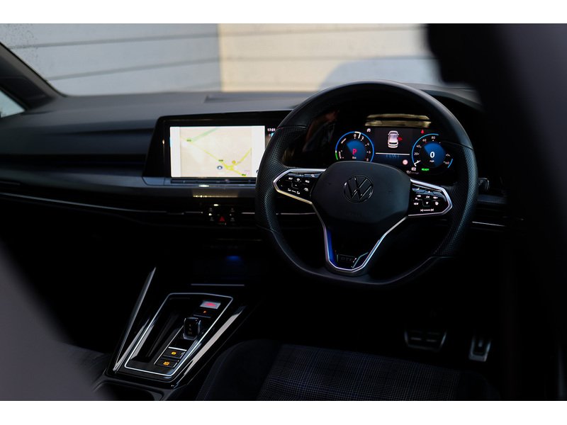 Used Volkswagen Golf 2023 for sale - 77880663: Photo 2