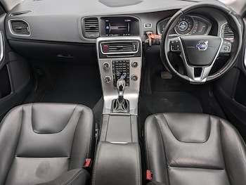 Used Volvo V60 2018 for sale - 75398123: Photo