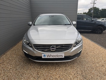 Used Volvo V60 2018 for sale - 75398123: Photo
