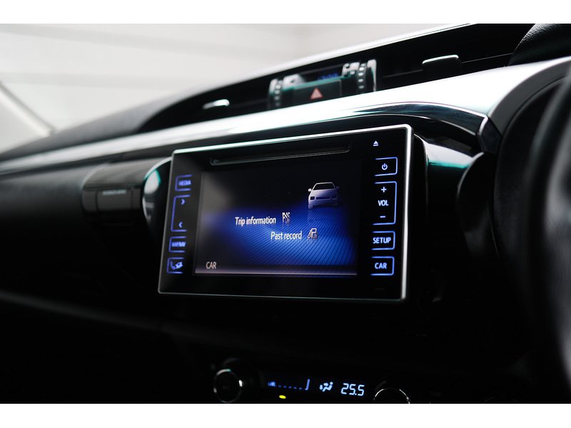 Used Toyota Hilux 2016 for sale - 77990091: Photo 24