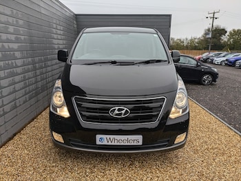 Used Hyundai i800 2016 for sale - 76403217: Photo