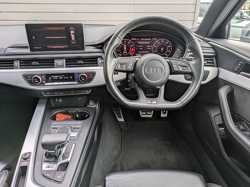 Used Audi A4 2018 for sale - 77432604: Photo 2