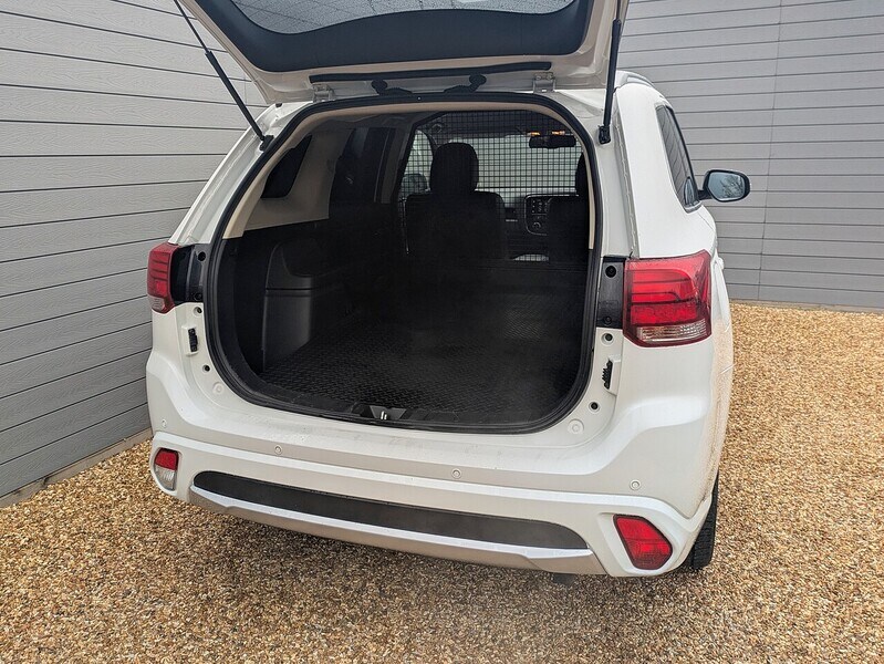 Used Mitsubishi Outlander 2018 for sale - 77765890: Photo 10