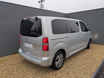 Used Peugeot Traveller 2017 for sale - 77283772: Photo