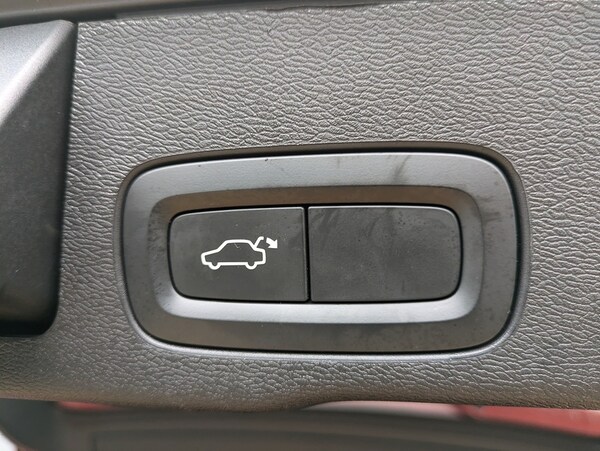 Used Volvo XC60 2018 for sale - 76163656: Photo 24