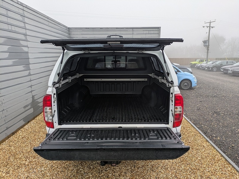 Used Nissan Navara 2017 for sale - 77324496: Photo 11