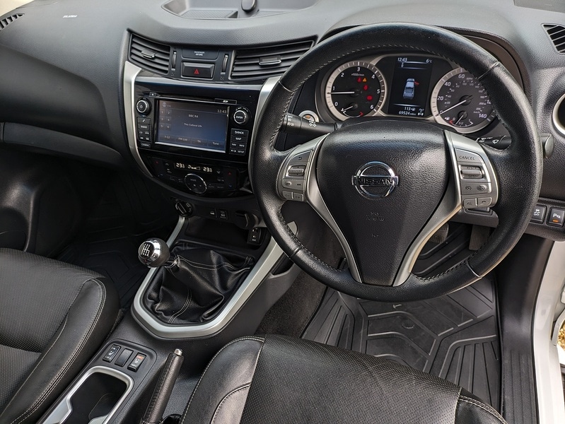 Used Nissan Navara 2017 for sale - 76413297: Photo 2
