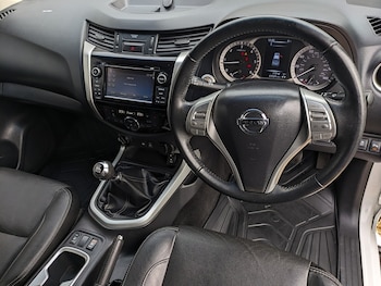 Used Nissan Navara 2017 for sale - 76413297: Photo