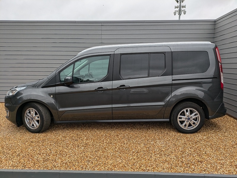 Used Ford Grand Tourneo Connect 2018 for sale - 75970322: Photo 32