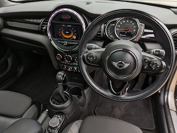 Used MINI Hatch 2017 for sale - 75643054: Photo
