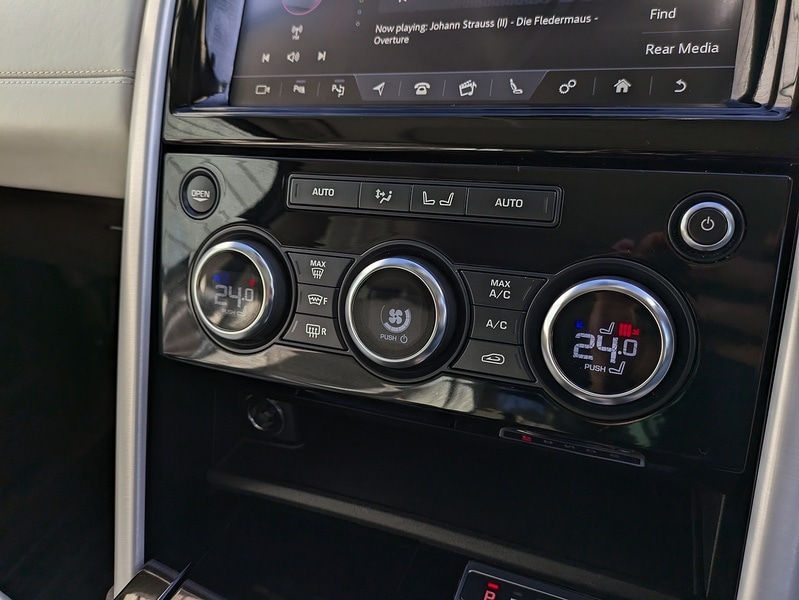 Used Land Rover Discovery 2017 for sale - 76392259: Photo 16