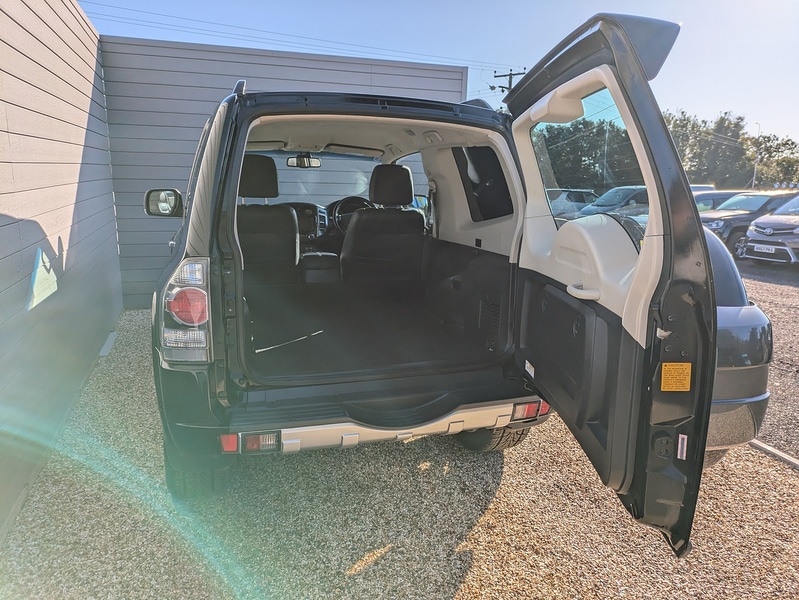 Used Mitsubishi Shogun 2017 for sale - 76102086: Photo 8
