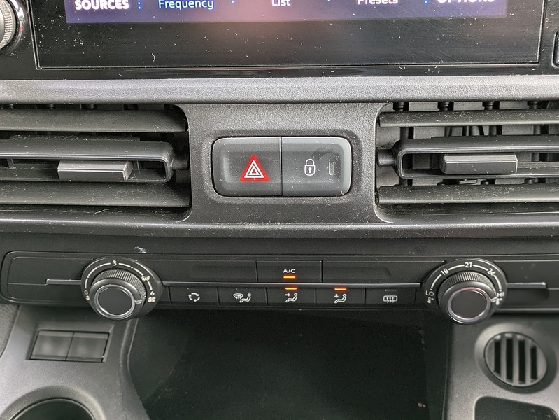 Used Peugeot Partner 2022 for sale - 77046211: Photo 13