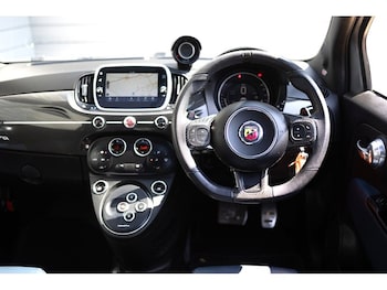 Used Abarth 695 2017 for sale - 79346367: Photo