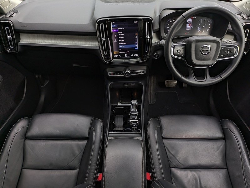 Used Volvo XC40 2022 for sale - 76879320: Photo 2