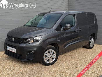 2019 - 950 1.5 BlueHDi 130 Asphalt Van EAT8