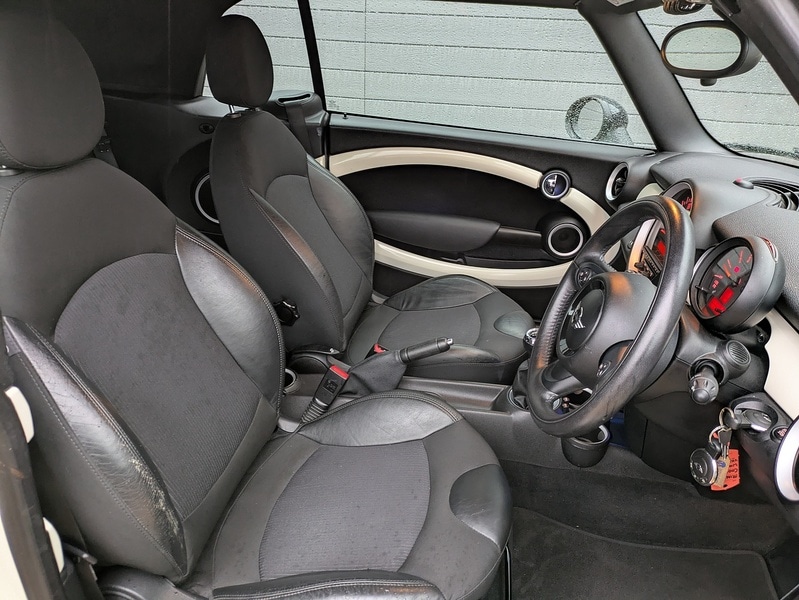 Used MINI Convertible 2015 for sale - 77140314: Photo 22