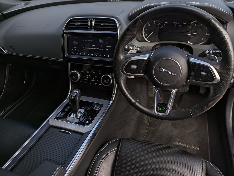 Used Jaguar XE 2020 for sale - 76133003: Photo 2