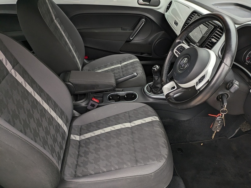 Used Volkswagen Beetle 2017 for sale - 76232409: Photo 11