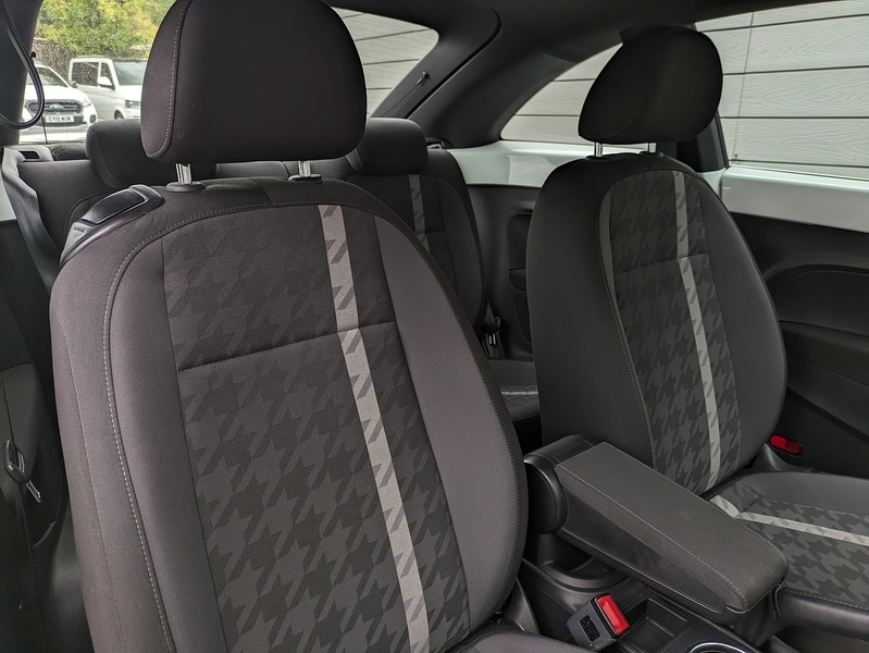 Used Volkswagen Beetle 2017 for sale - 76232409: Photo 21