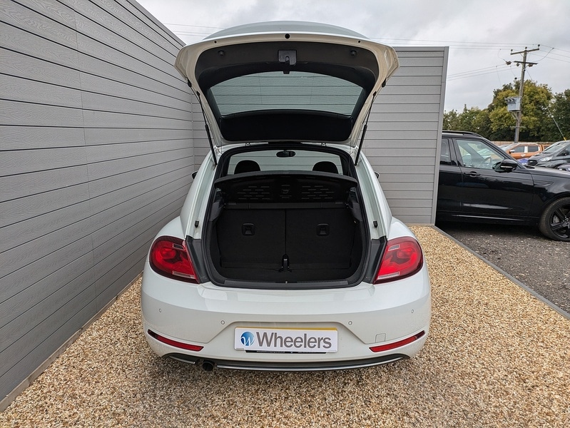 Used Volkswagen Beetle 2017 for sale - 76232409: Photo 9