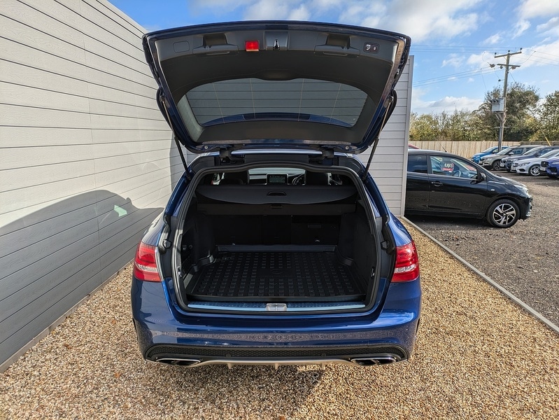 Used Mercedes-Benz C Class 2017 for sale - 76383128: Photo 8